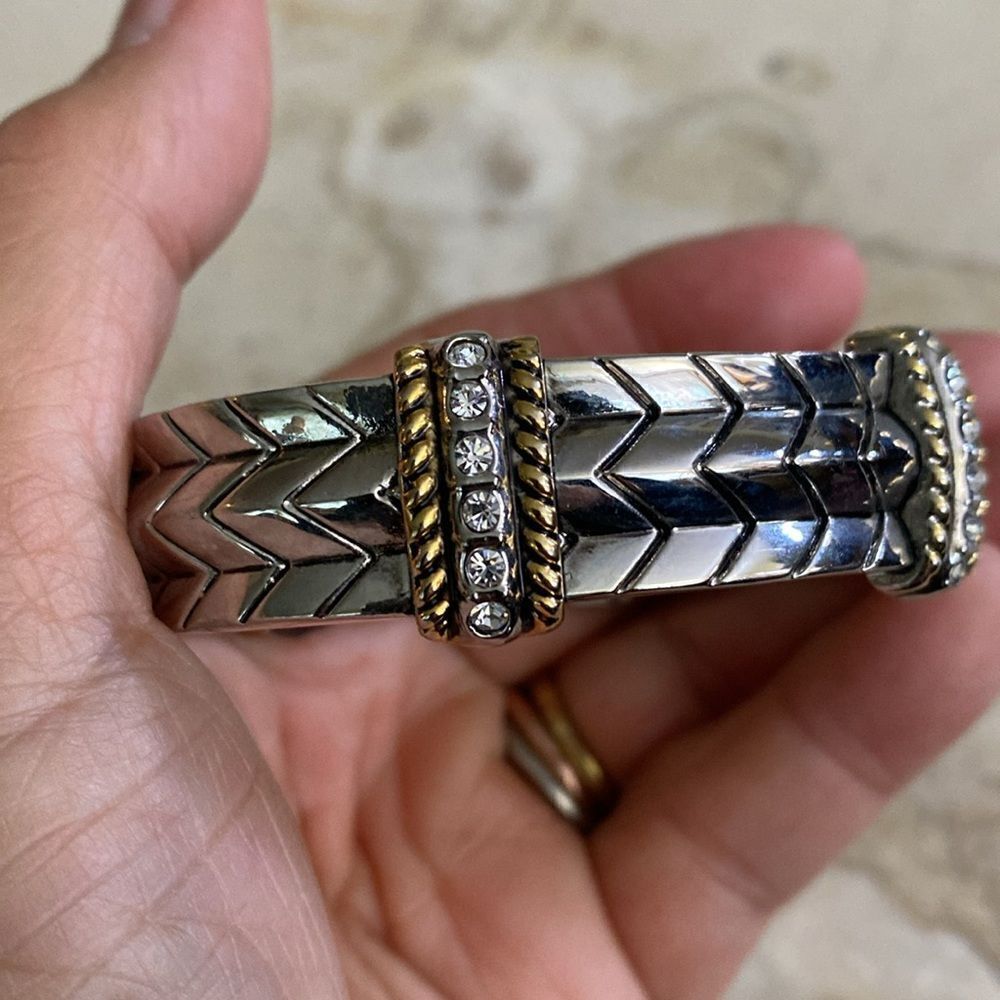 NWOT Two-Tone Silver/Gold & Rhinestone Spring Hinge Cuff Bracelet - Picture 11 of 12